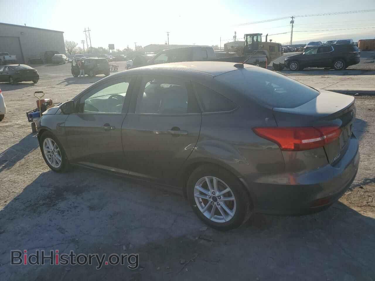 2017 FORD FOCUS - VIN: 1FADP3F27HL214023 - Фото 2