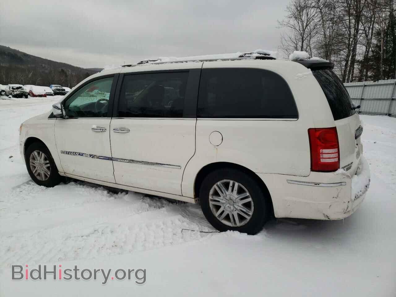 2010 CHRYSLER MINIVAN - VIN: 2A4RR7DX2AR366248 - Photo 2