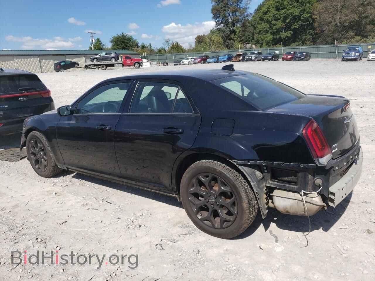 2019 CHRYSLER 300 - VIN: 2C3CCAGG3KH542824 - Photo 2
