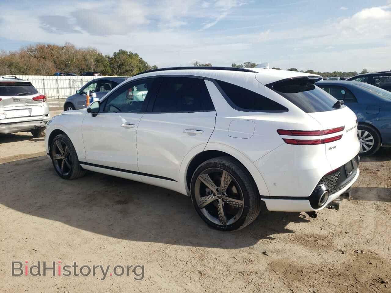 2022 GENESIS GV70 BASE - VIN: KMUMCDTC0NU071640 - Photo 2