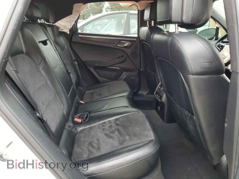 2017 Porsche MACAN (VIN WP1AG2A52HLB53266) — photo 10 of 12