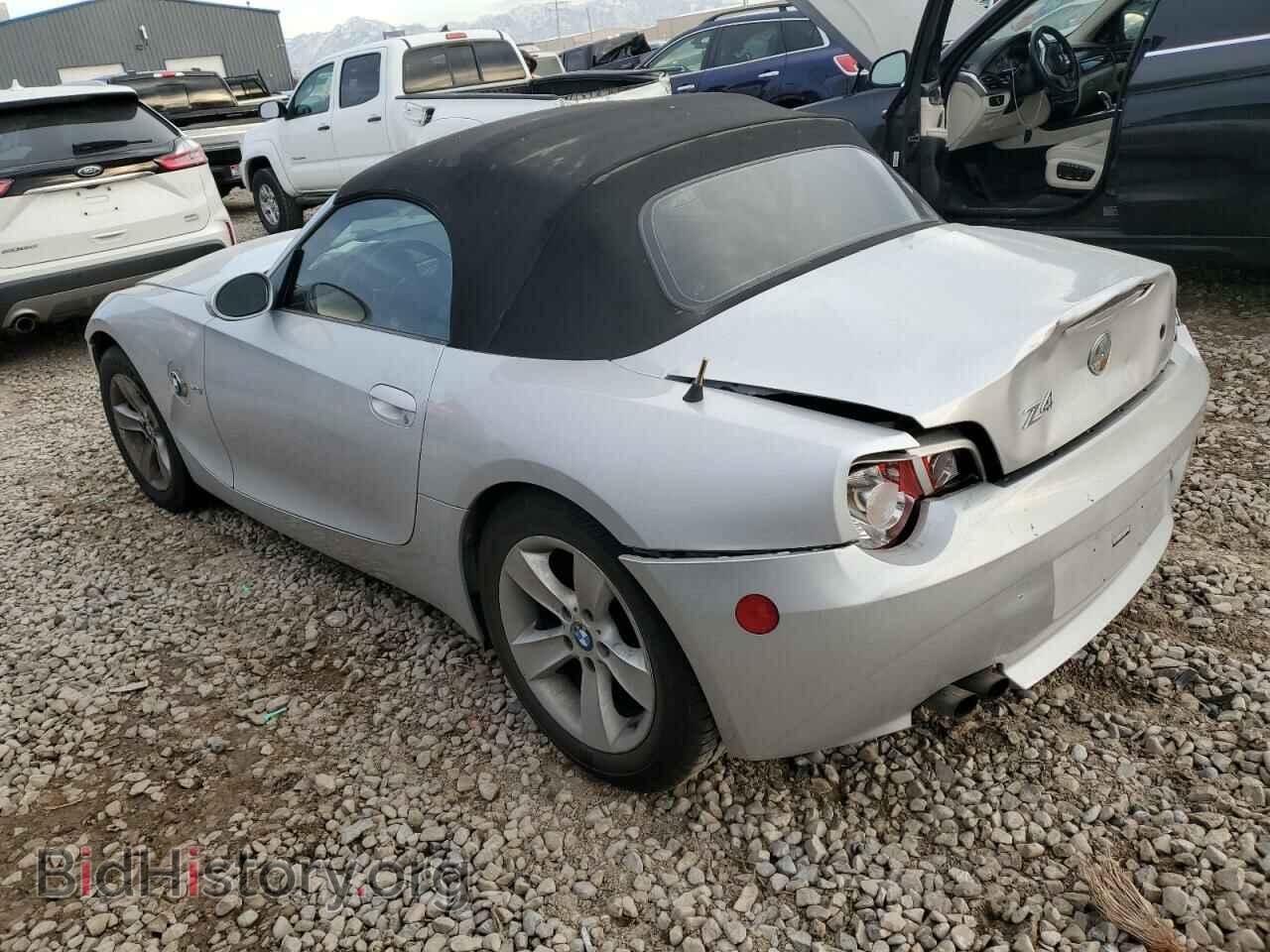 2005 BMW Z4 - VIN: 4USBT33575LS54202 - Фото 2