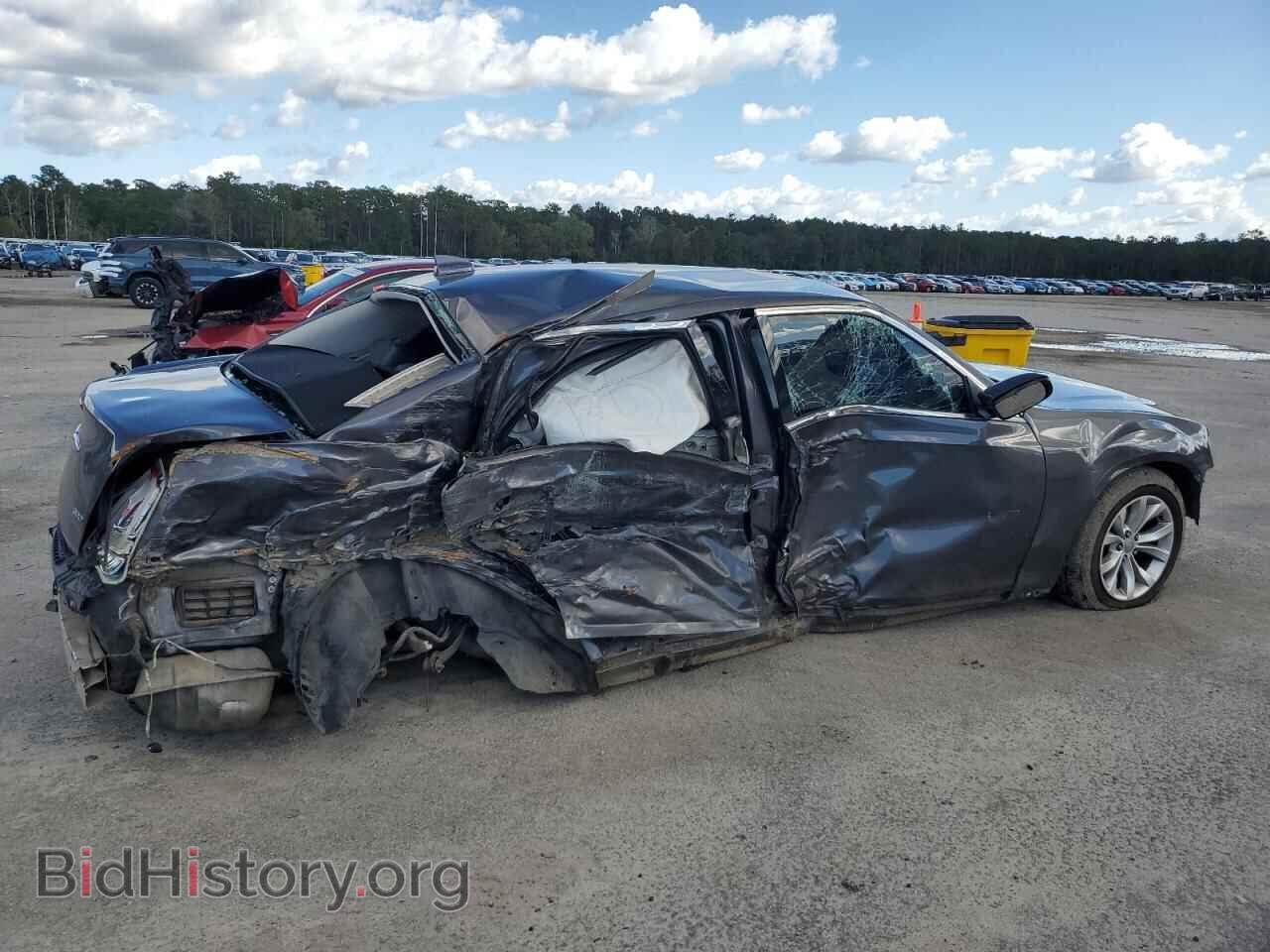 2016 CHRYSLER 300 - VIN: 2C3CCAAG8GH106373 - Фото 3
