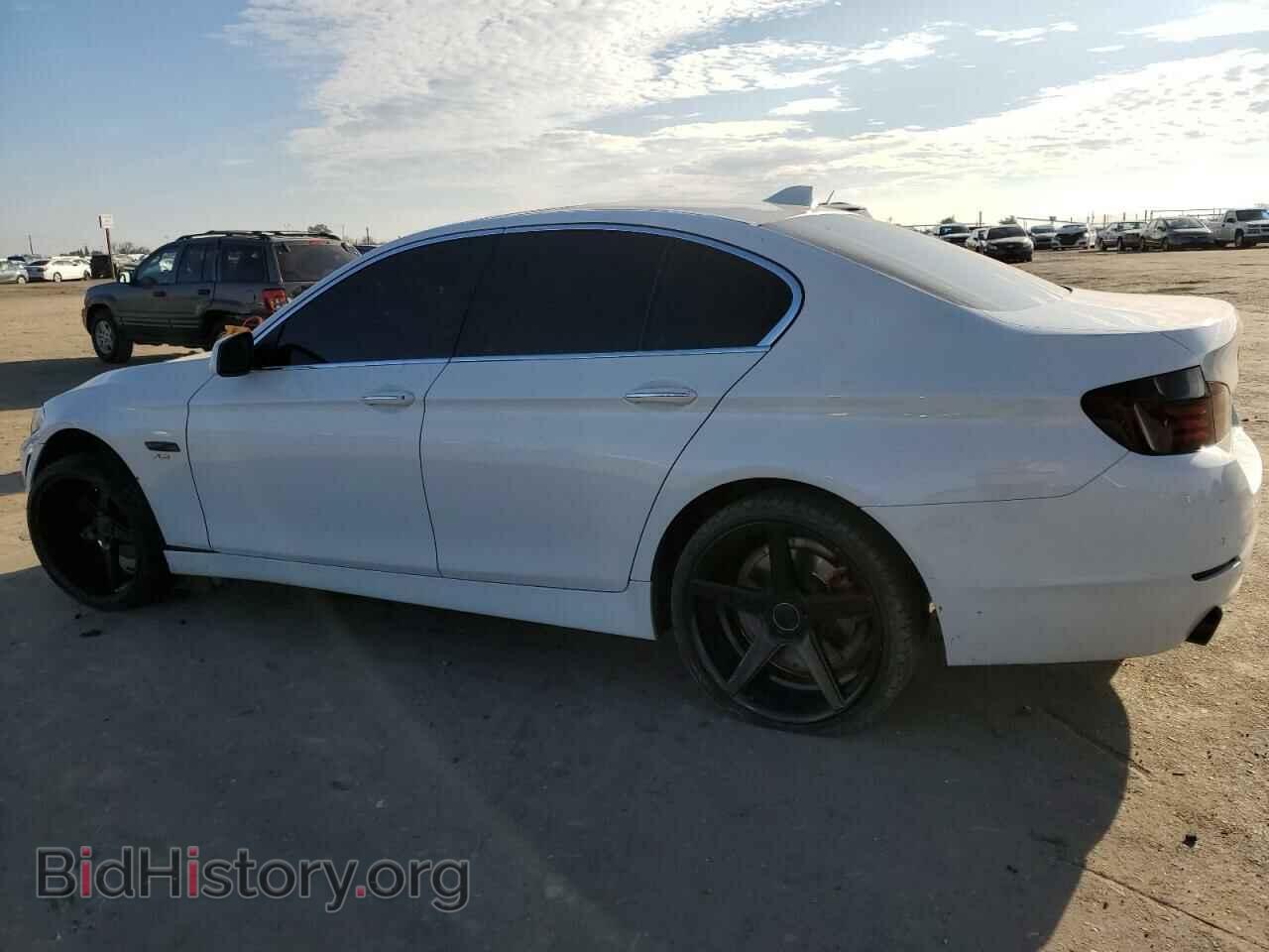 2011 BMW 5 SERIES - VIN: WBAFU7C56BC771205 - Фото 2