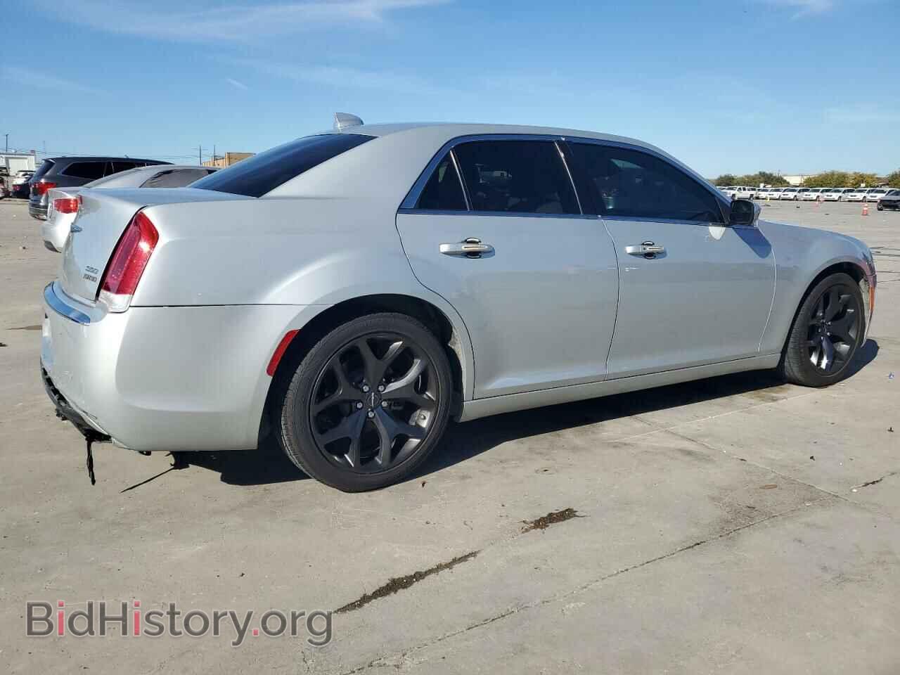 2019 CHRYSLER 300 - VIN: 2C3CCAAG6KH565023 - Фото 3