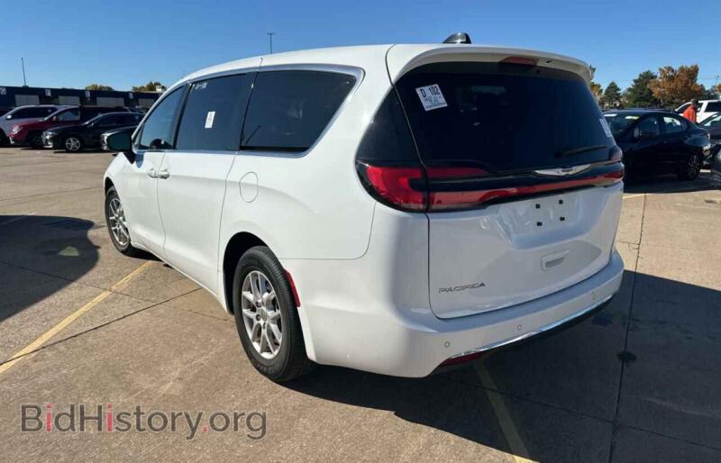 2023 Chrysler PACIFICA (VIN 2C4RC1BG2PR624669) — фото 3 из 10