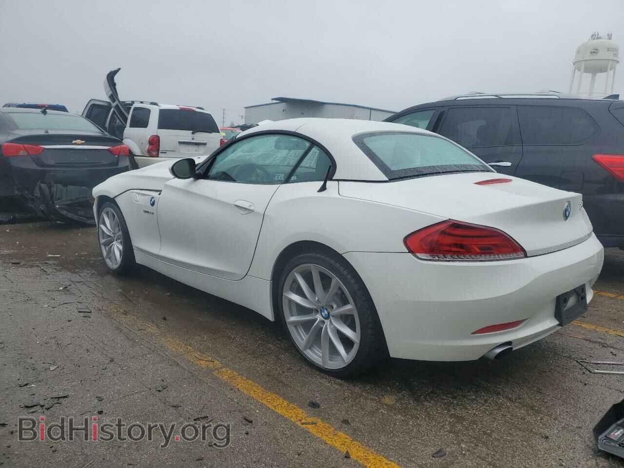 2012 BMW Z4 - VIN: WBALM7C52CE384465 - Фото 2