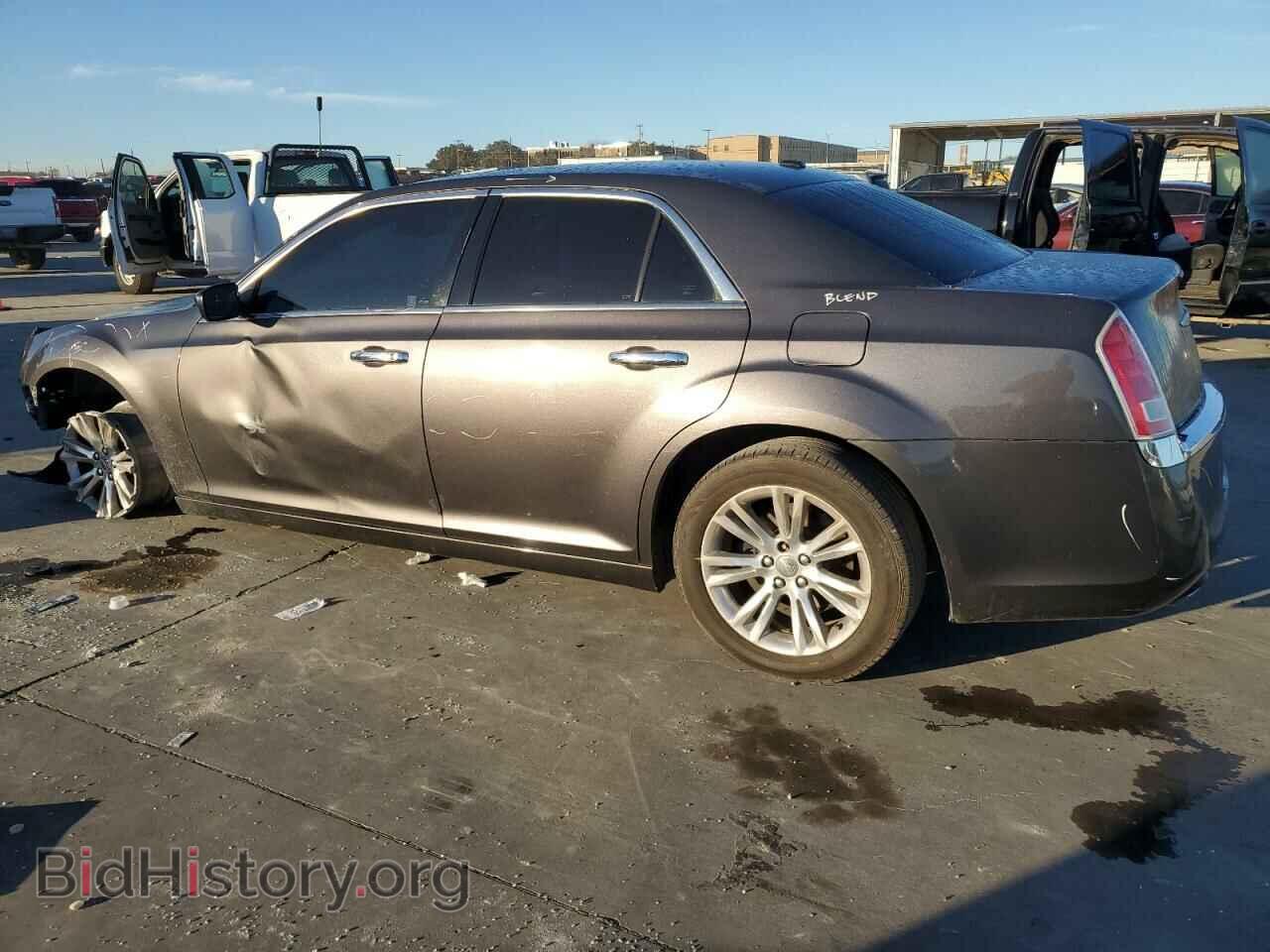 2014 CHRYSLER 300 - VIN: 2C3CCAAG2EH343230 - Фото 2