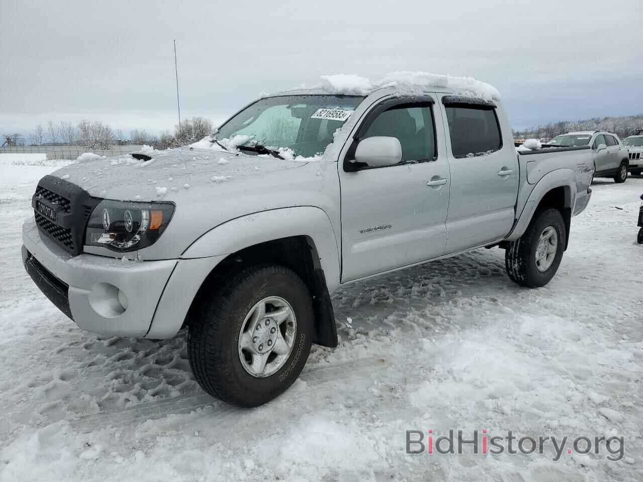 Photo 3TMLU4EN8BM069449 - TOYOTA TACOMA 2011