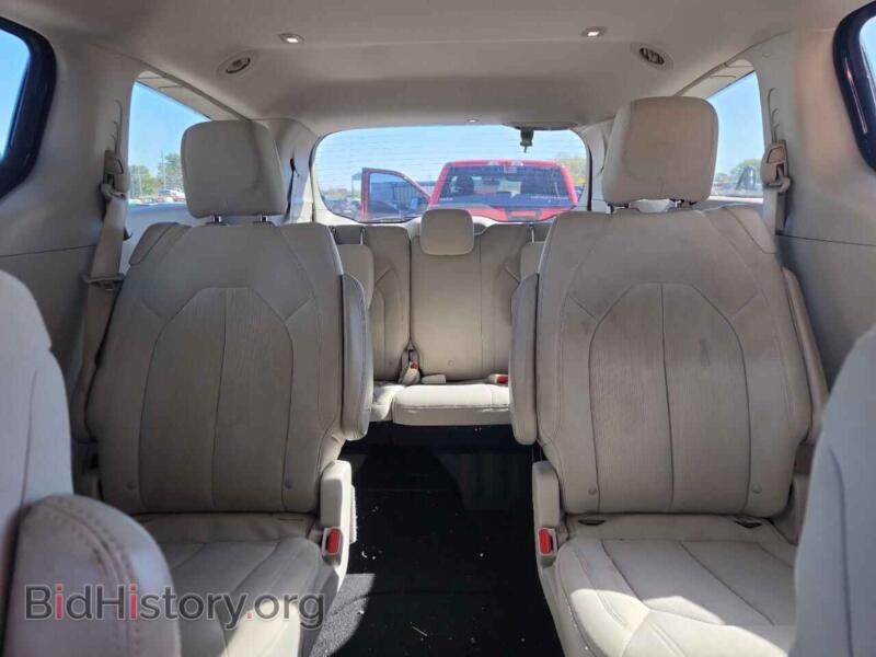 2017 Chrysler PACIFICA (VIN 2C4RC1DG7HR520659) — photo 10 of 13