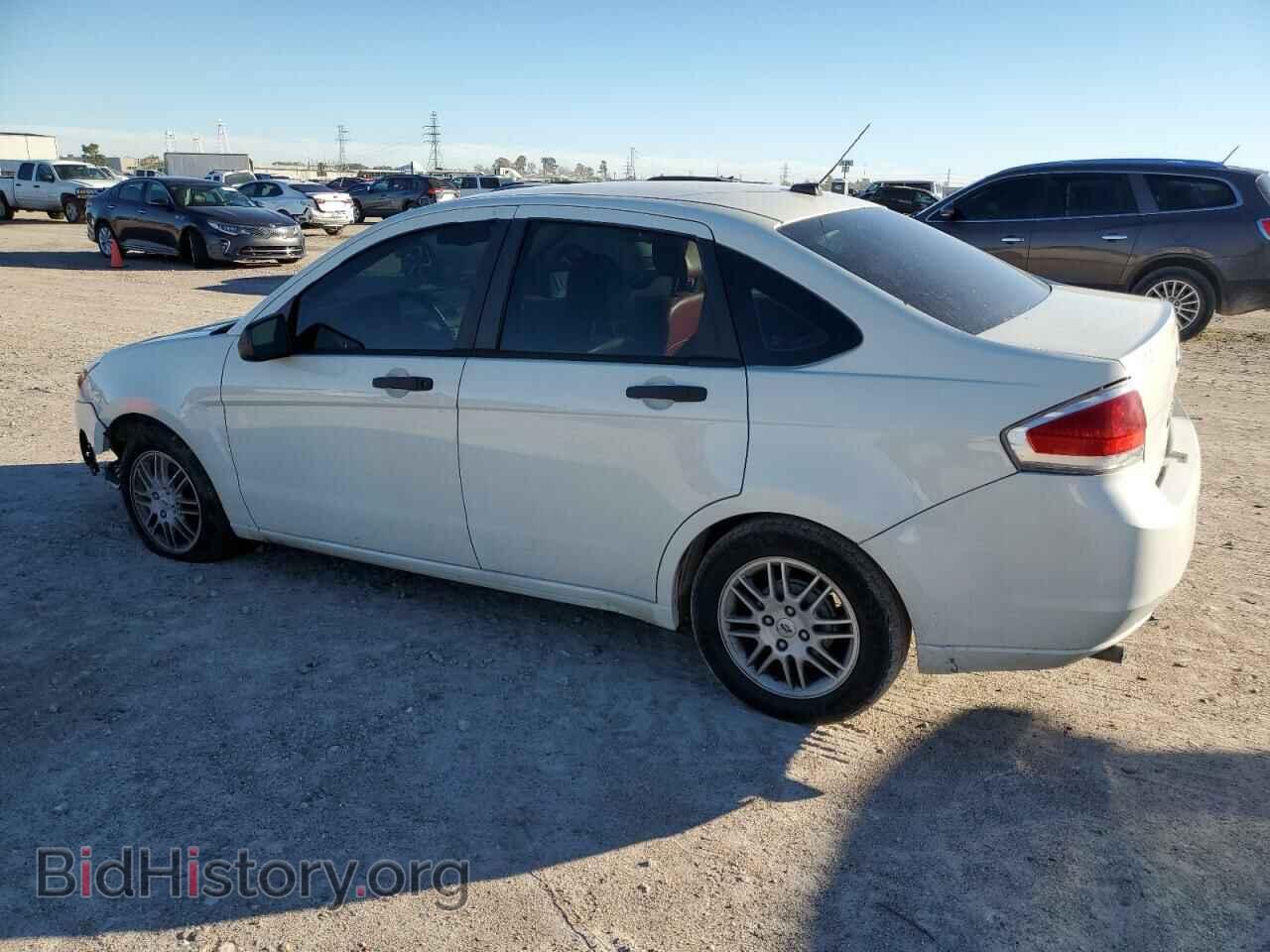 2011 FORD FOCUS - VIN: 1FAHP3FN7BW141463 - Фото 2