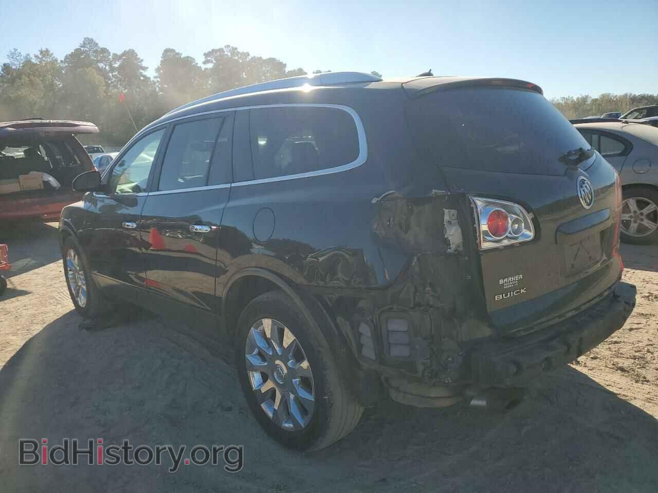 2011 BUICK ENCLAVE - VIN: 5GAKRCED3BJ290857 - Фото 2