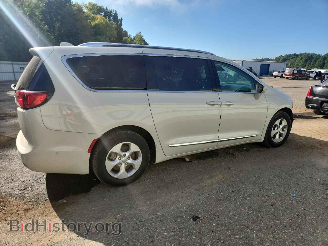 2017 CHRYSLER PACIFICA - VIN: 2C4RC1EG2HR608386 - Фото 3
