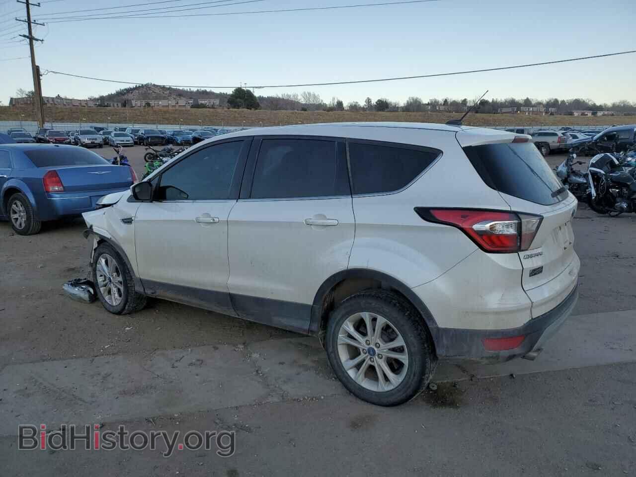 2017 FORD ESCAPE - VIN: 1FMCU0GD5HUE44890 - Фото 2