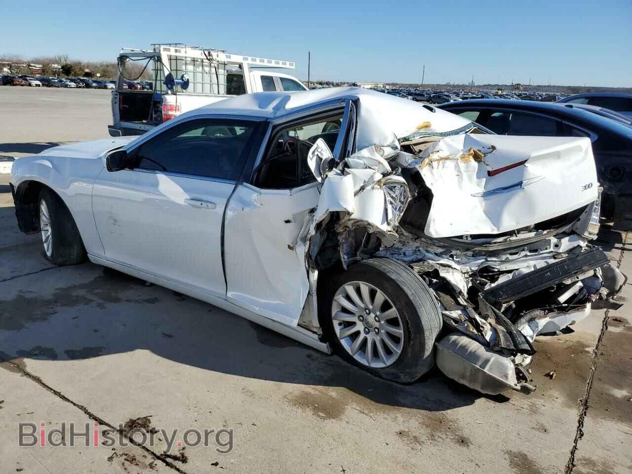 2014 CHRYSLER 300 - VIN: 2C3CCAAG0EH157377 - Фото 2