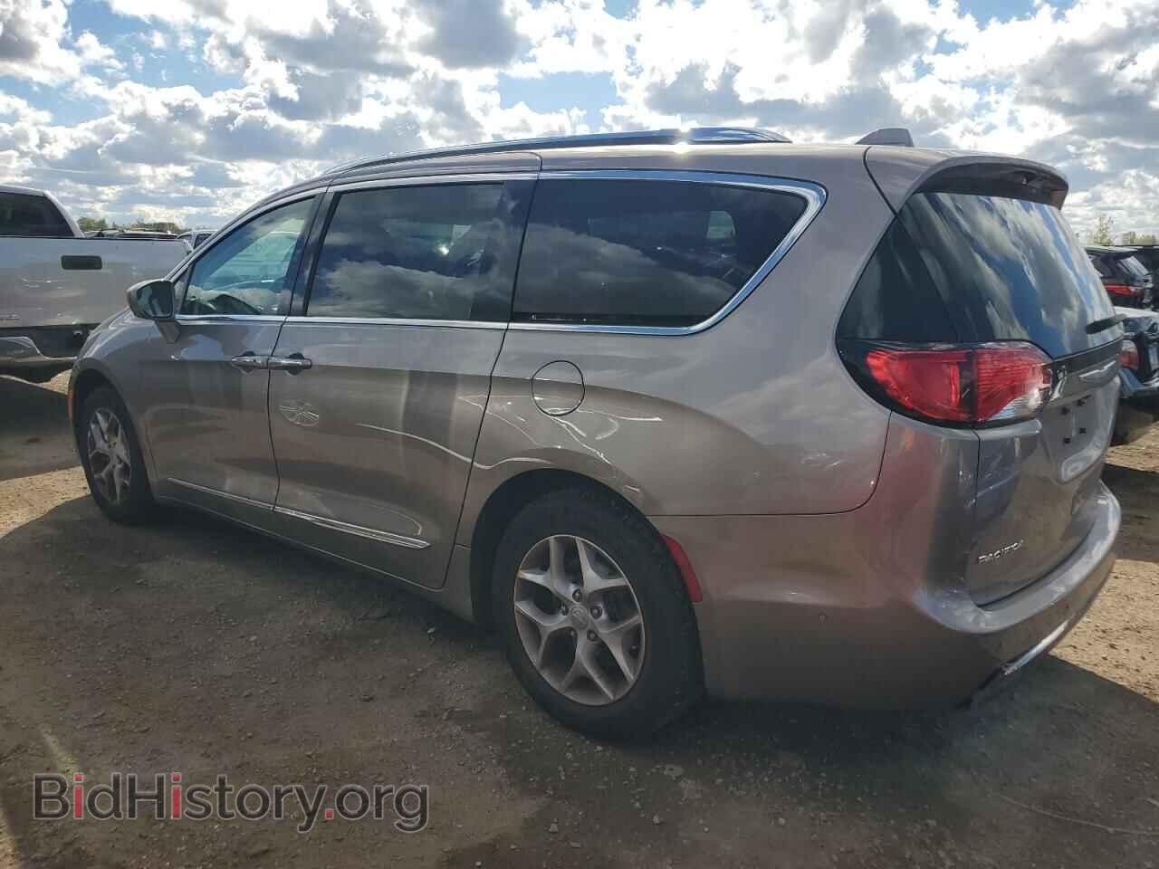 2018 CHRYSLER PACIFICA - VIN: 2C4RC1BG1JR111016 - Фото 2