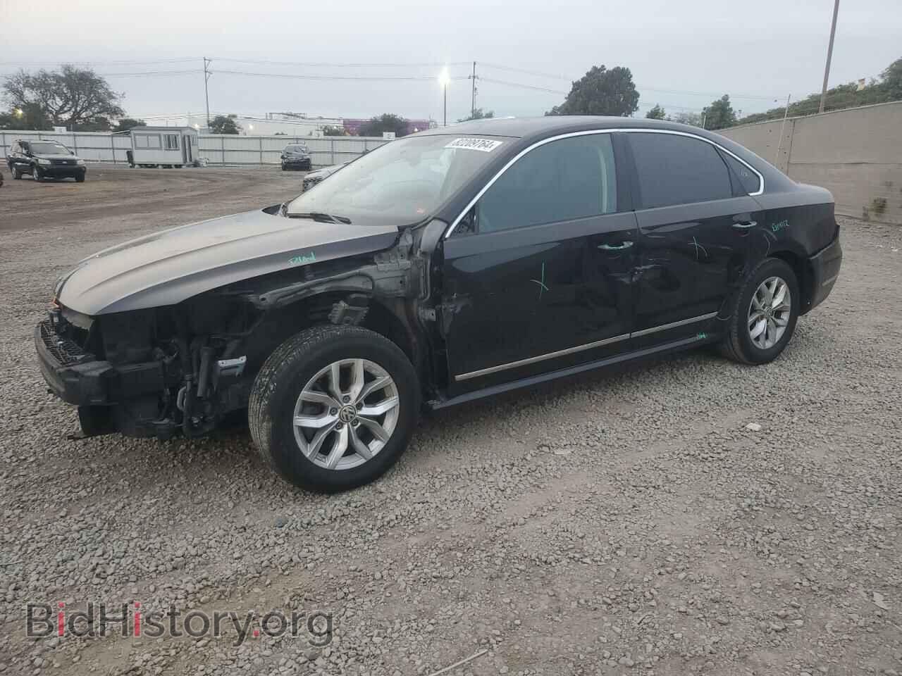 Photo 1VWAT7A35HC081078 - VOLKSWAGEN PASSAT 2017