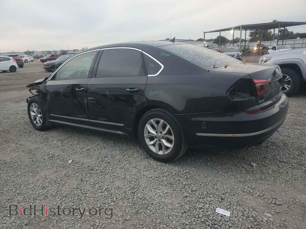 2017 VOLKSWAGEN PASSAT - VIN: 1VWAT7A35HC081078 - Фото 2