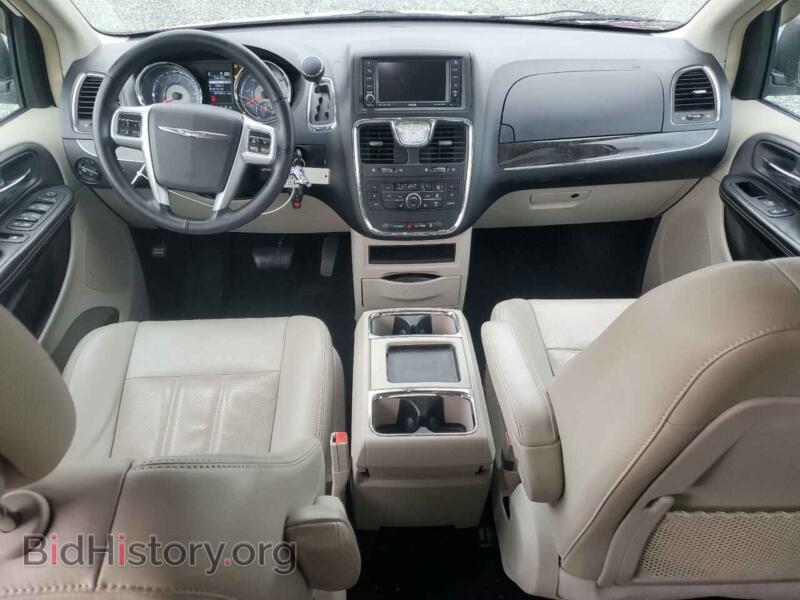 2011 Chrysler MINIVAN (VIN 2A4RR8DG5BR676692) — photo 8 of 13