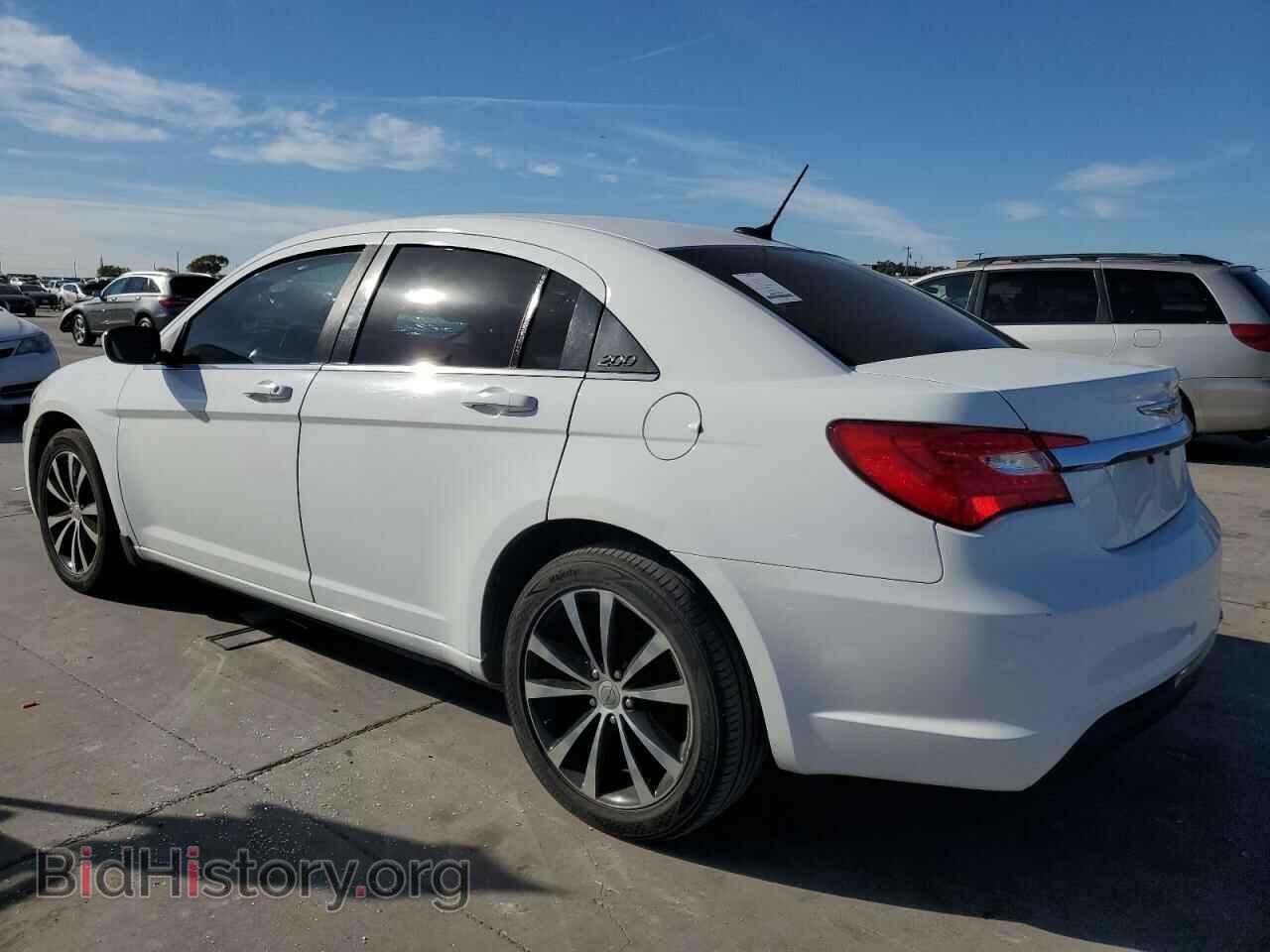 2013 CHRYSLER 200 - VIN: 1C3CCBBB8DN726653 - Фото 2