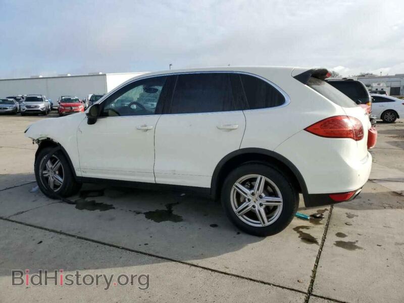 2011 Porsche CAYENNE (VIN WP1AB2A26BLA52601) — photo 2 of 14