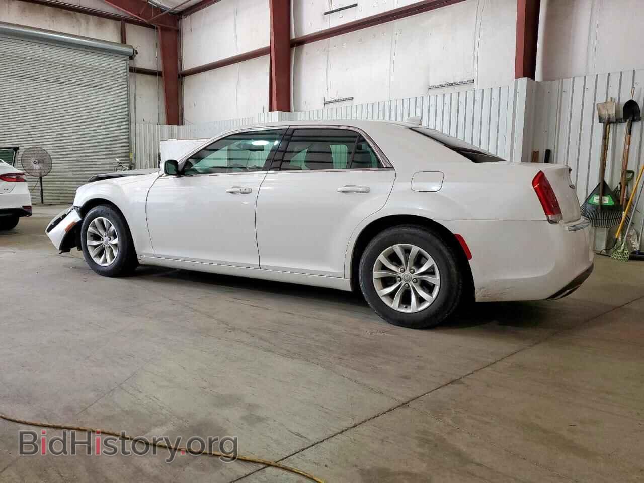 2016 CHRYSLER 300 - VIN: 2C3CCAAG1GH252940 - Фото 2