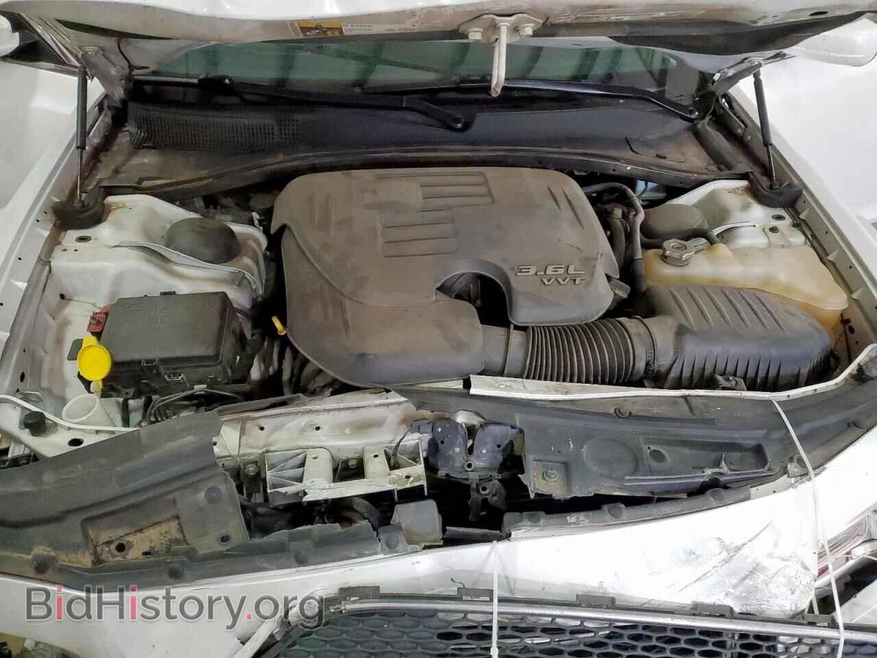 2016 CHRYSLER 300 - VIN: 2C3CCAAG1GH252940 - Фото 11