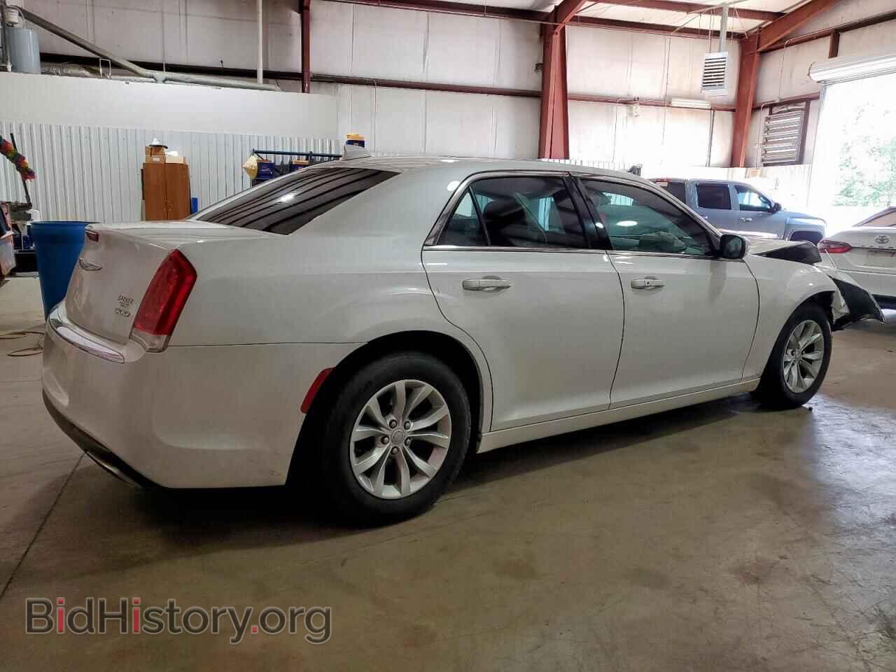 2016 CHRYSLER 300 - VIN: 2C3CCAAG1GH252940 - Фото 3