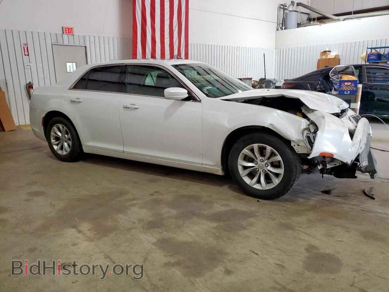 2016 CHRYSLER 300 - VIN: 2C3CCAAG1GH252940 - Фото 4