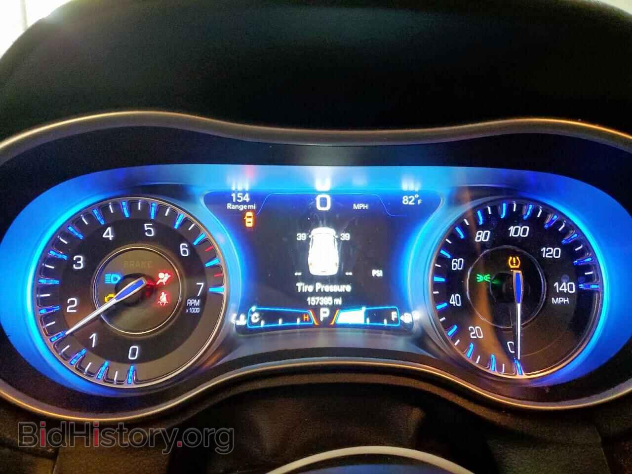 2016 CHRYSLER 300 - VIN: 2C3CCAAG1GH252940 - Фото 9