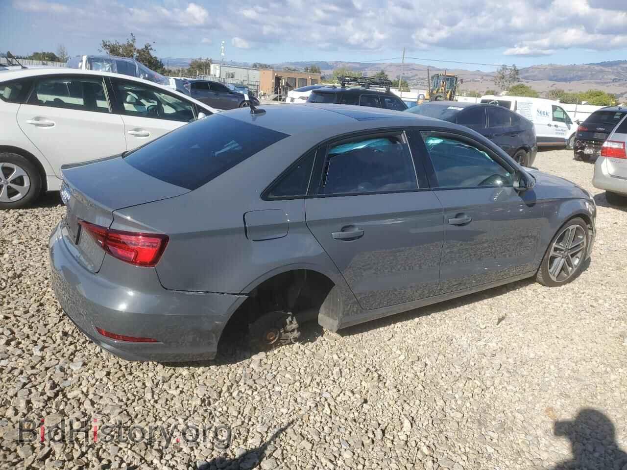 2019 AUDI A3 - VIN: WAUAUGFF8KA102640 - Фото 3