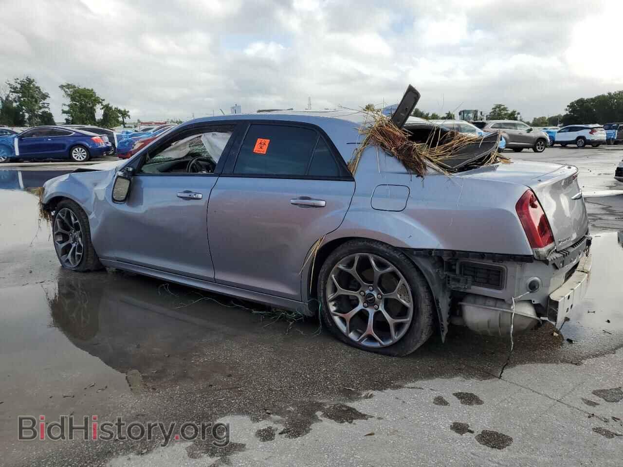 2018 CHRYSLER 300 - VIN: 2C3CCABG9JH266476 - Фото 2
