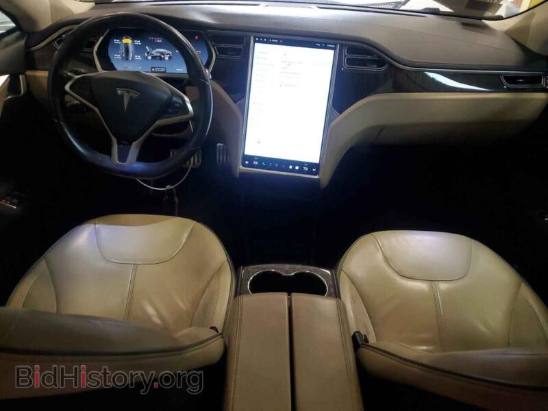 2013 Tesla MODEL S (VIN 5YJSA1DP8DFP18034) — фото 8 из 12