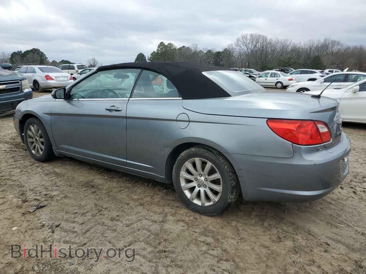 2010 CHRYSLER SEBRING - VIN: 1C3BC5ED7AN138362 - Фото 2