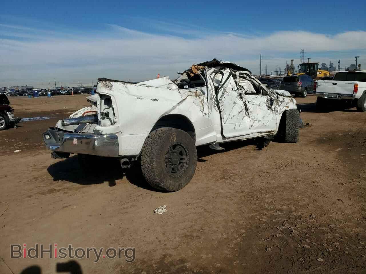 2018 RAM All Models - VIN: 3C6UR5CLXJG418595 - Photo 3