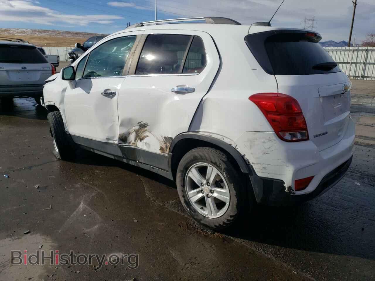 2018 CHEVROLET TRAX - VIN: 3GNCJPSB4JL235482 - Фото 2