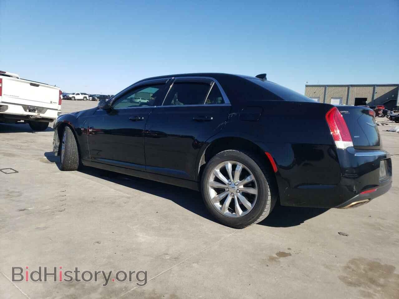 2018 CHRYSLER 300 - VIN: 2C3CCARG1JH218444 - Фото 2