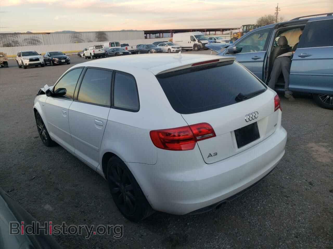 2011 AUDI A3 - VIN: WAUBJBFM9BA053799 - Фото 2
