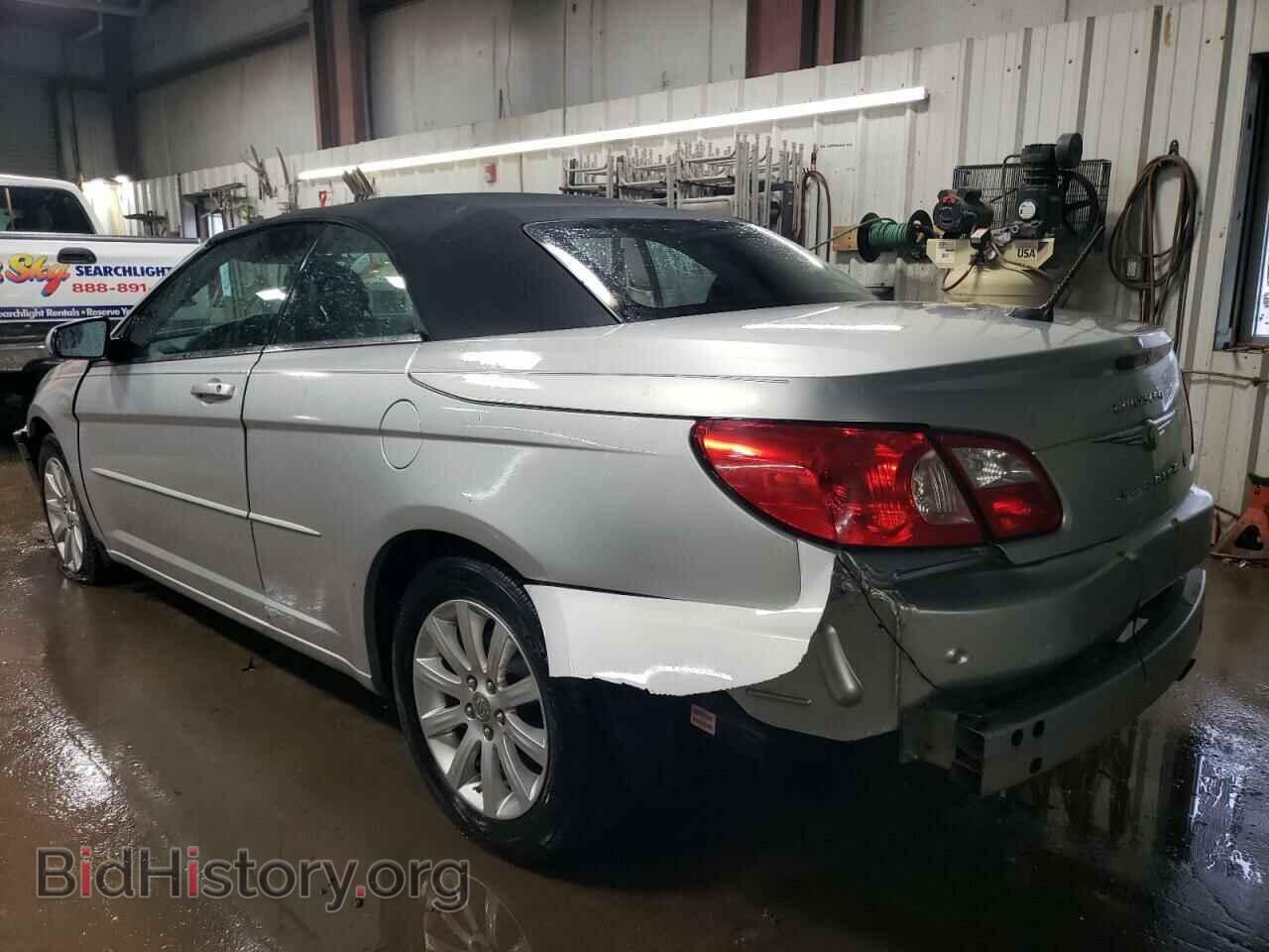 2010 CHRYSLER SEBRING - VIN: 1C3BC5ED2AN156154 - Фото 2