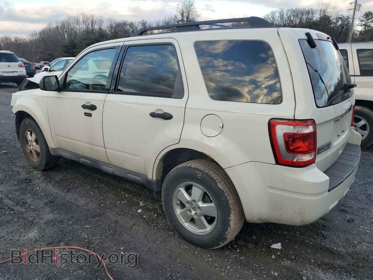 2011 FORD ESCAPE - VIN: 1FMCU9D76BKA28577 - Фото 2
