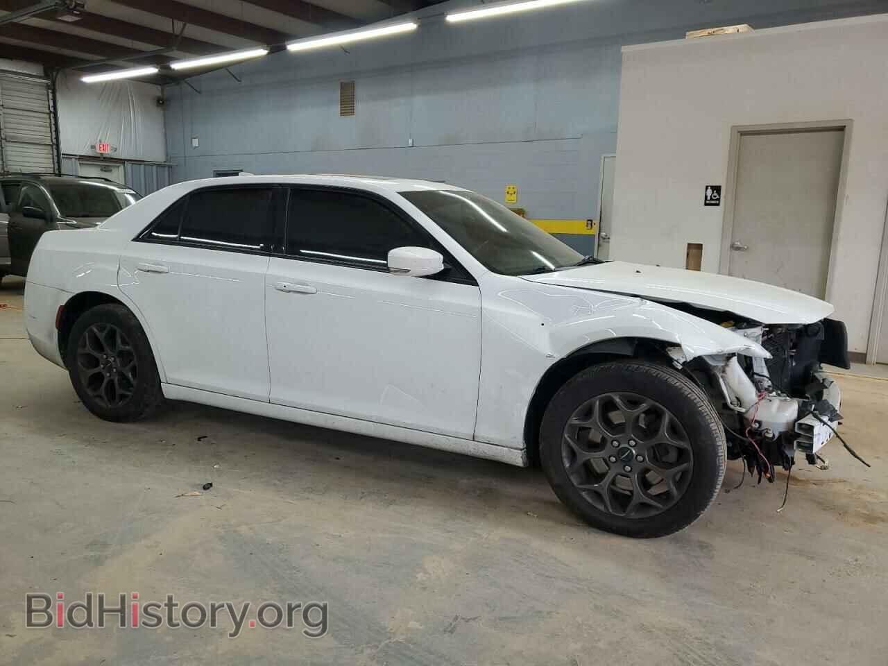 2017 CHRYSLER 300 - VIN: 2C3CCAGGXHH647823 - Фото 4