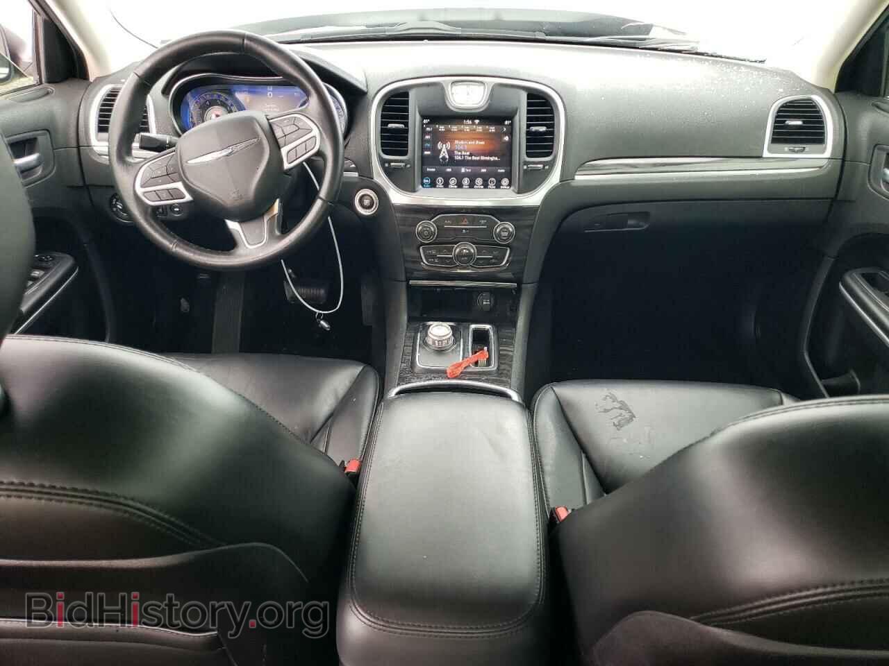 2019 CHRYSLER 300 - VIN: 2C3CCAAGXKH693961 - Фото 8