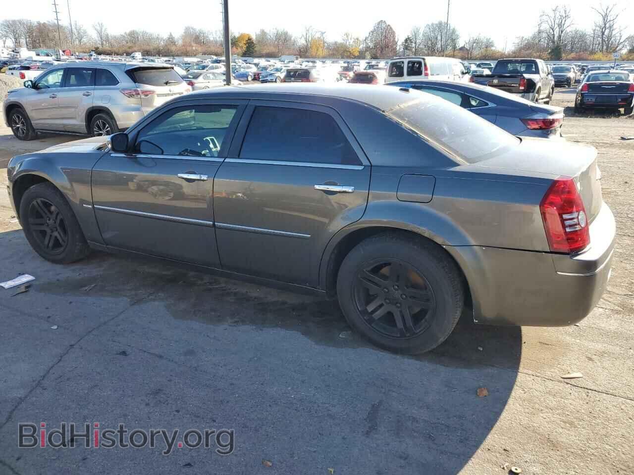 2010 CHRYSLER 300 - VIN: 2C3CA5CV2AH134007 - Фото 2
