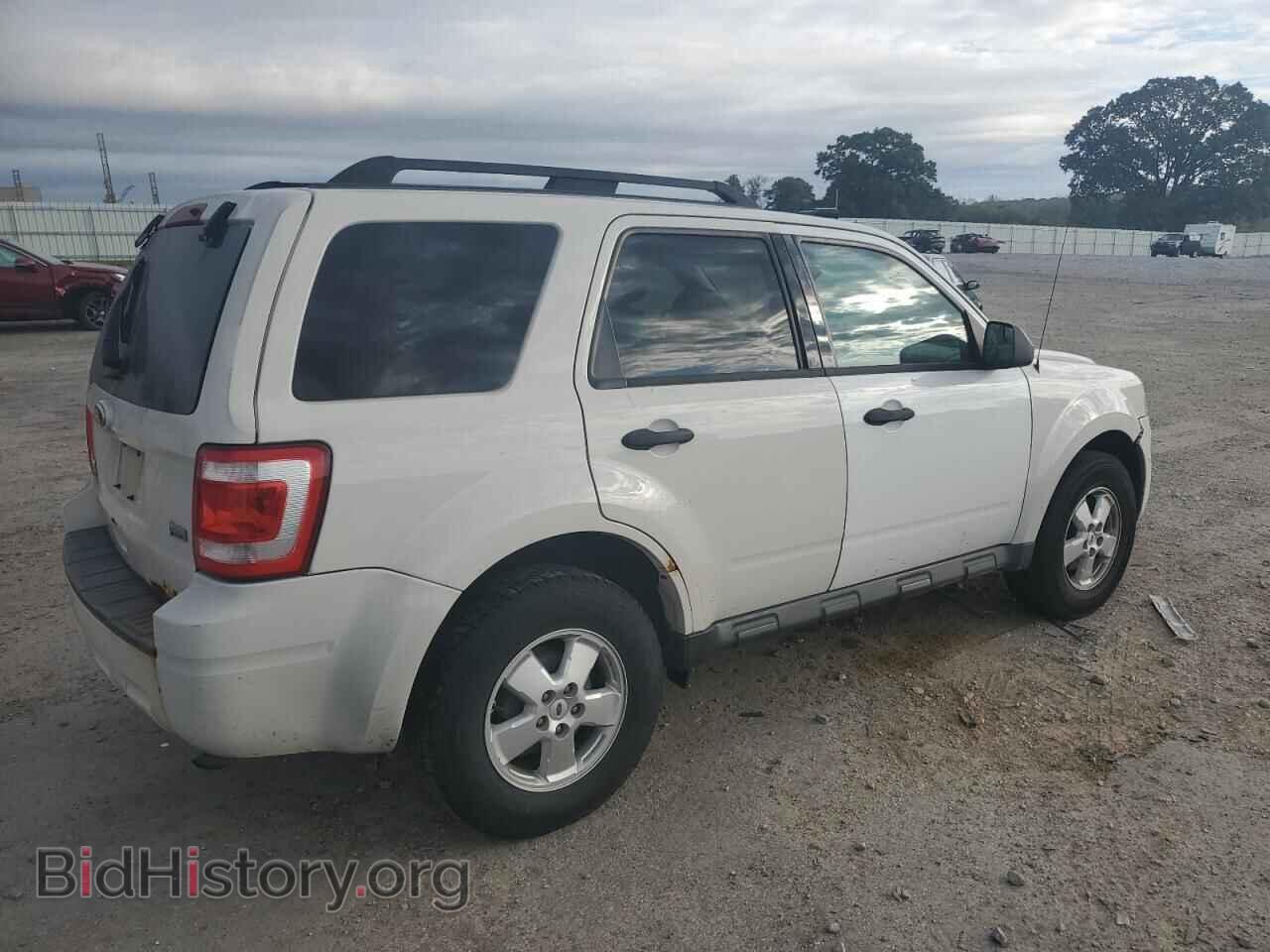 2011 FORD ESCAPE - VIN: 1FMCU9DG9BKB99761 - Фото 3