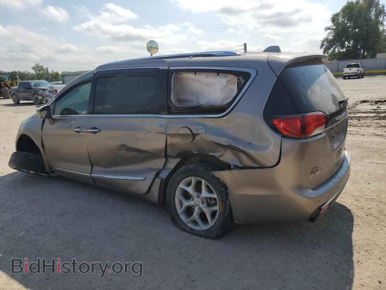 2017 CHRYSLER PACIFICA - VIN: 2C4RC1EG0HR536409 - Photo 2