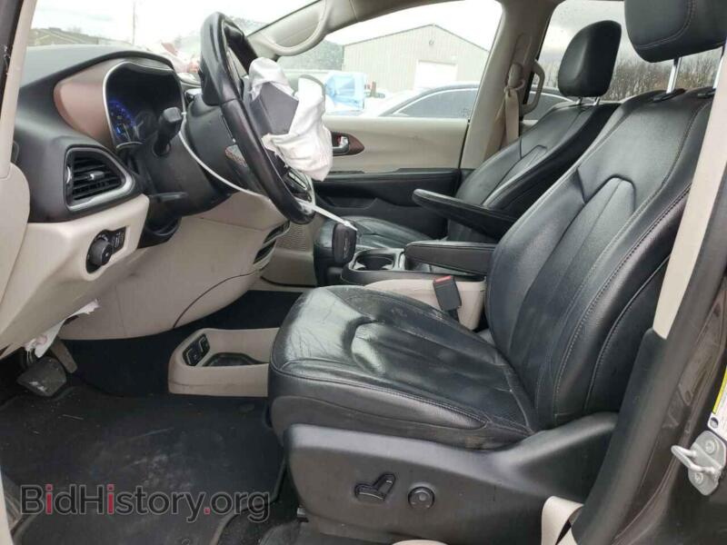 2019 Chrysler PACIFICA (VIN 2C4RC1BG1KR596775) — photo 7 of 13