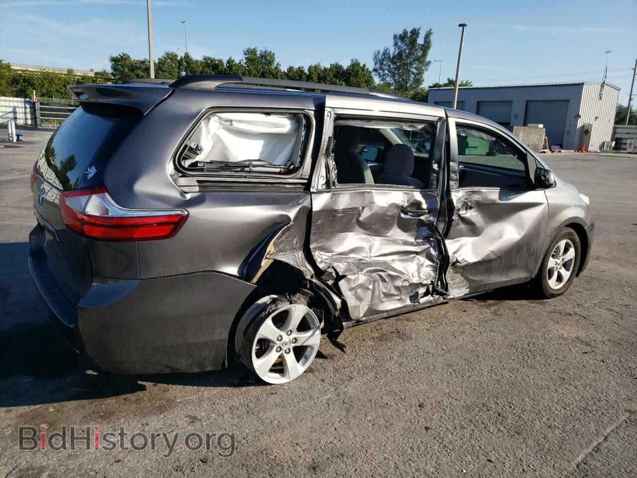 2017 TOYOTA All Models - VIN: 5TDKZ3DC7HS814045 - Фото 3