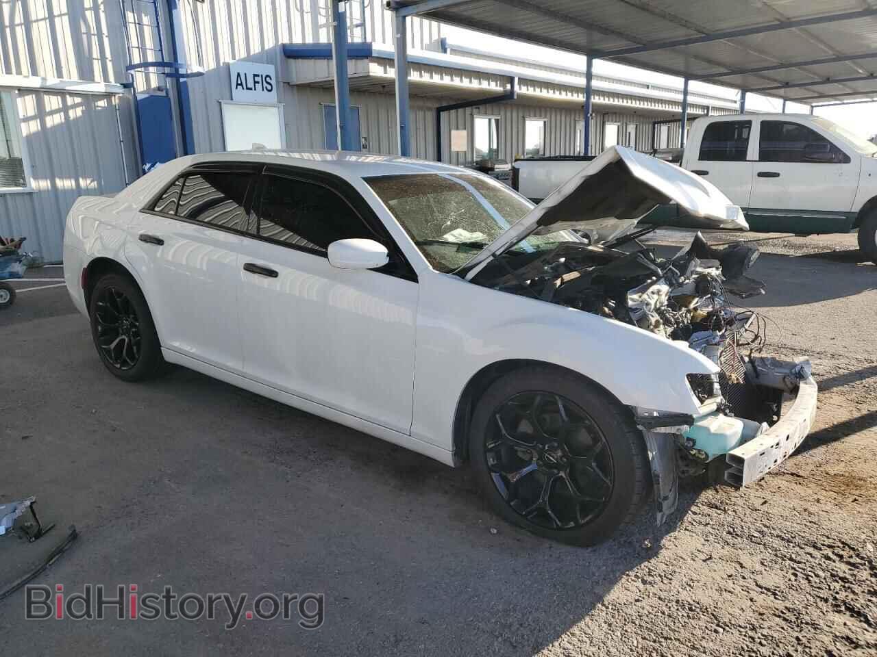 2018 CHRYSLER 300 - VIN: 2C3CCABG1JH214047 - Фото 4