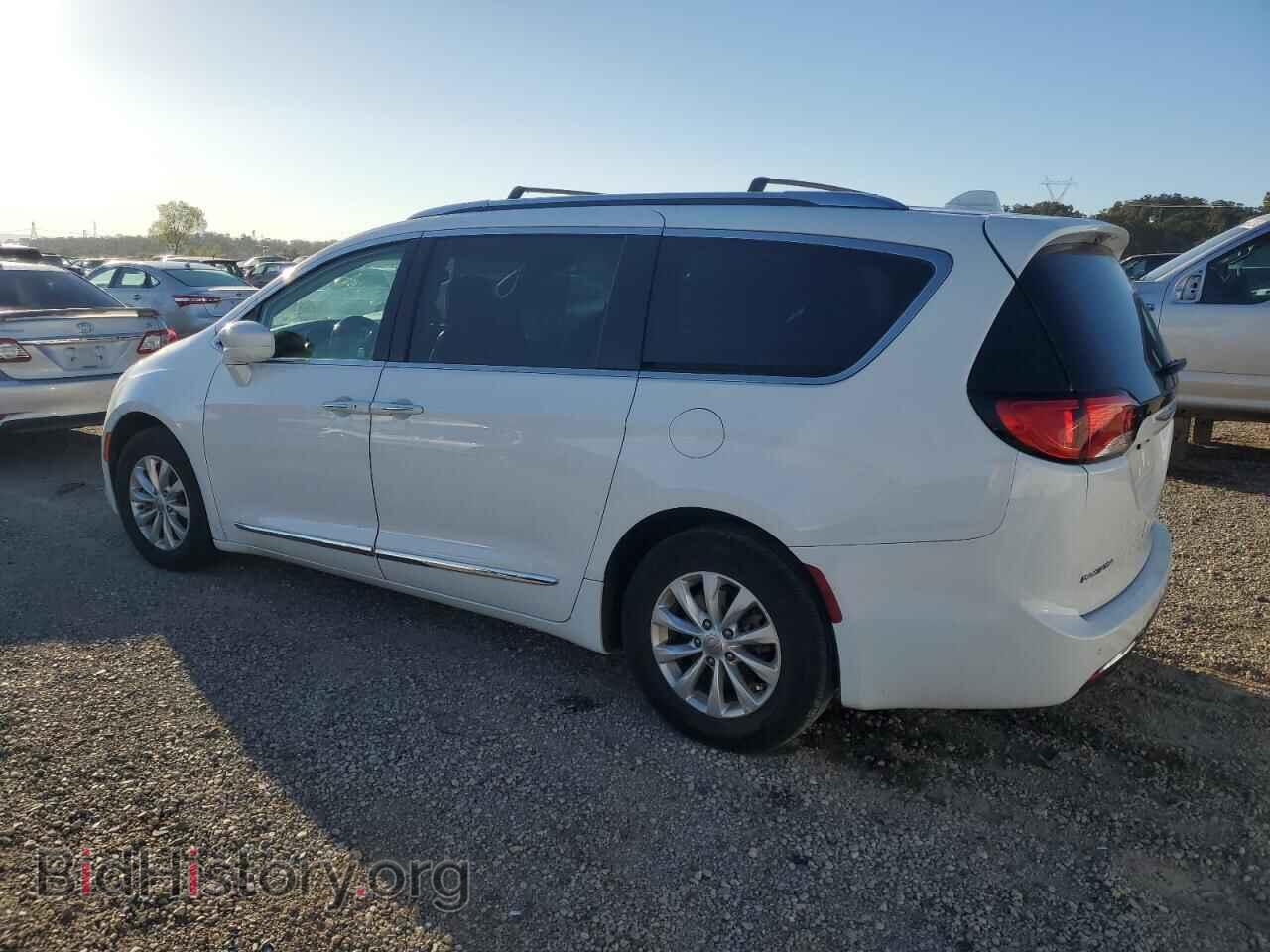 2019 CHRYSLER PACIFICA - VIN: 2C4RC1BG0KR554128 - Фото 2