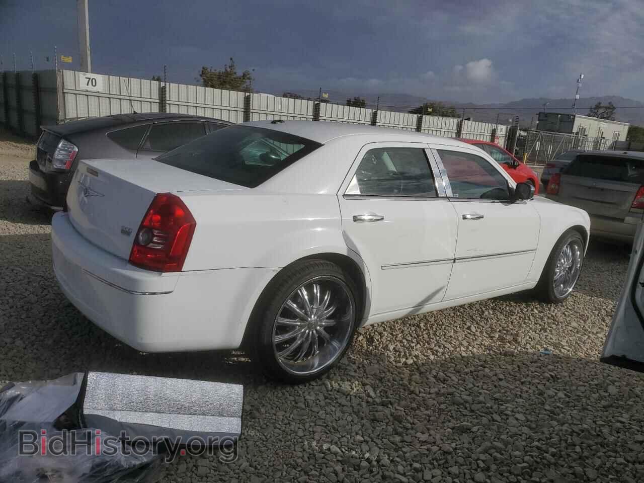 2010 CHRYSLER 300 - VIN: 2C3CA5CV3AH263227 - Фото 3